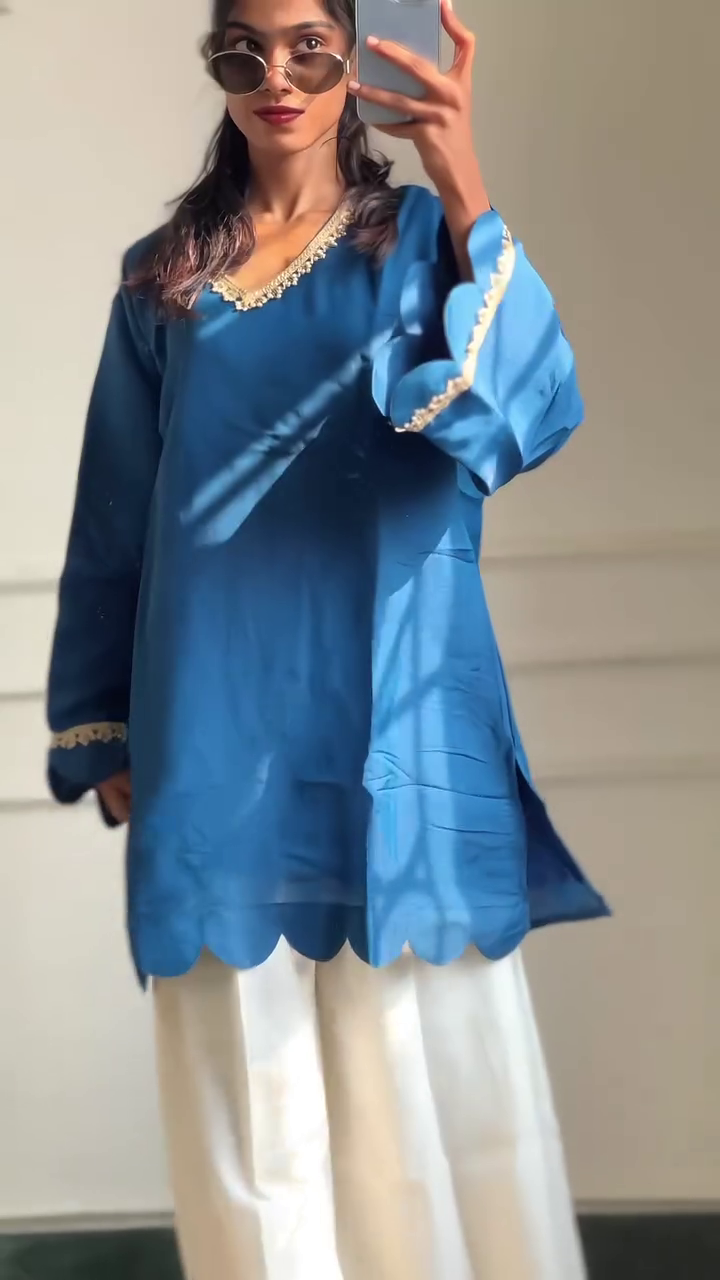 “Royal Azure Kurta Set 💙✨ | Scalloped Tunic with Wide-Leg Pants”