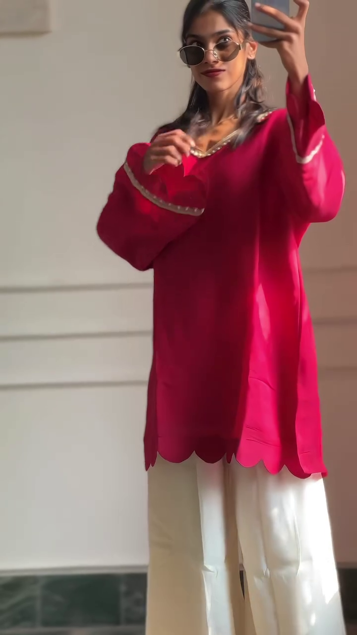 “Royal Azure Kurta Set 💙✨ | Scalloped Tunic with Wide-Leg Pants”