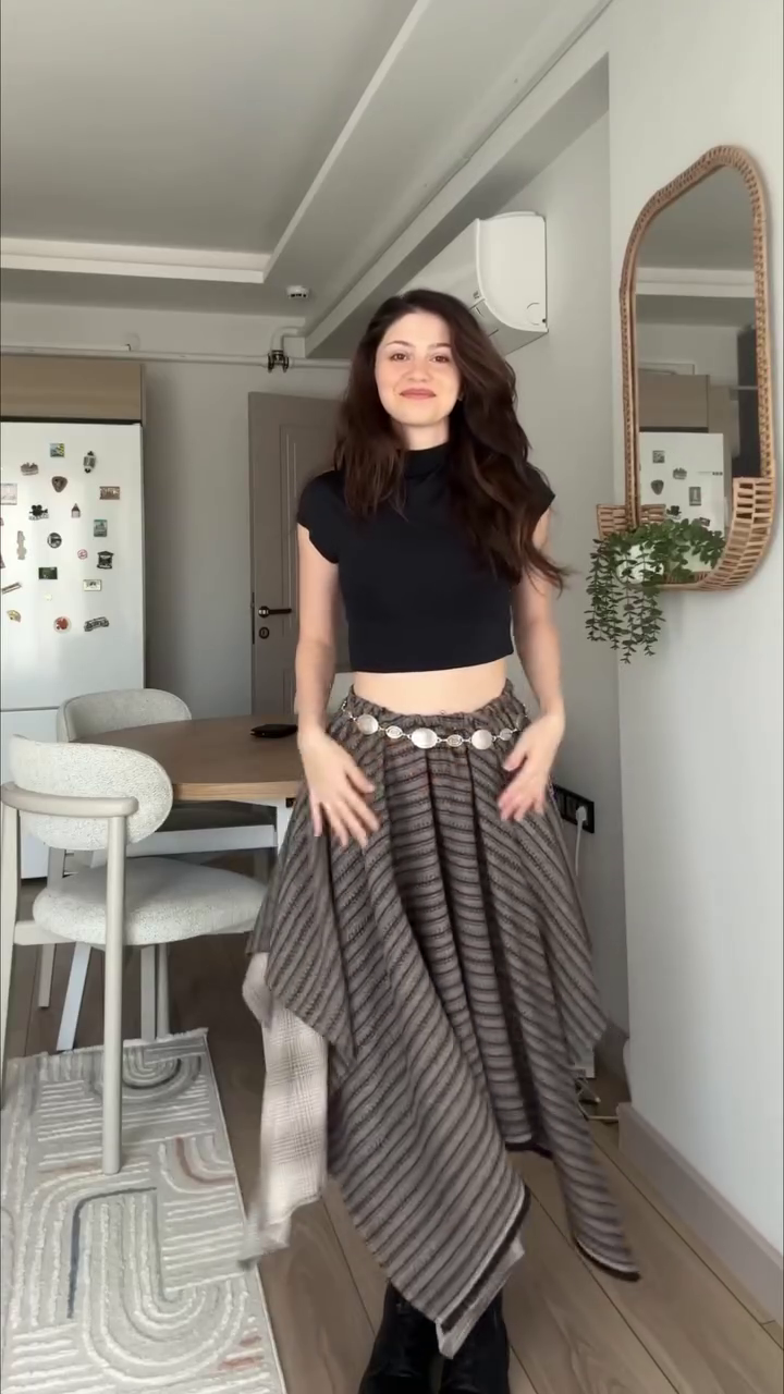 “Urban Muse Skirt Set 🖤🪩 | Plaid Midi Skirt with Crop Top”
