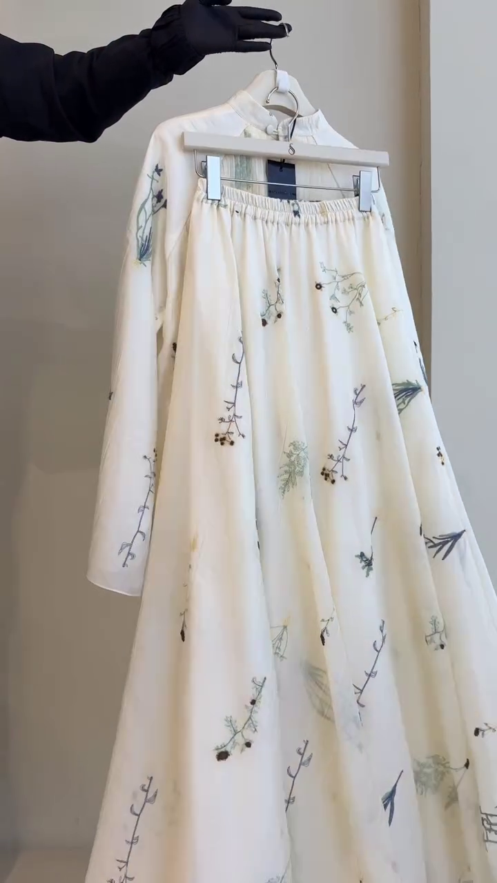 “Ivory Bloom Pleated Co-ord Set 🤍✨ | Soft Feminine Elegance”