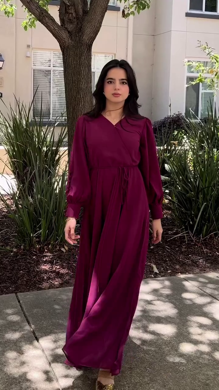 “Blush Garden Maxi Dress 🌸🤍 | Soft Floral Elegance”