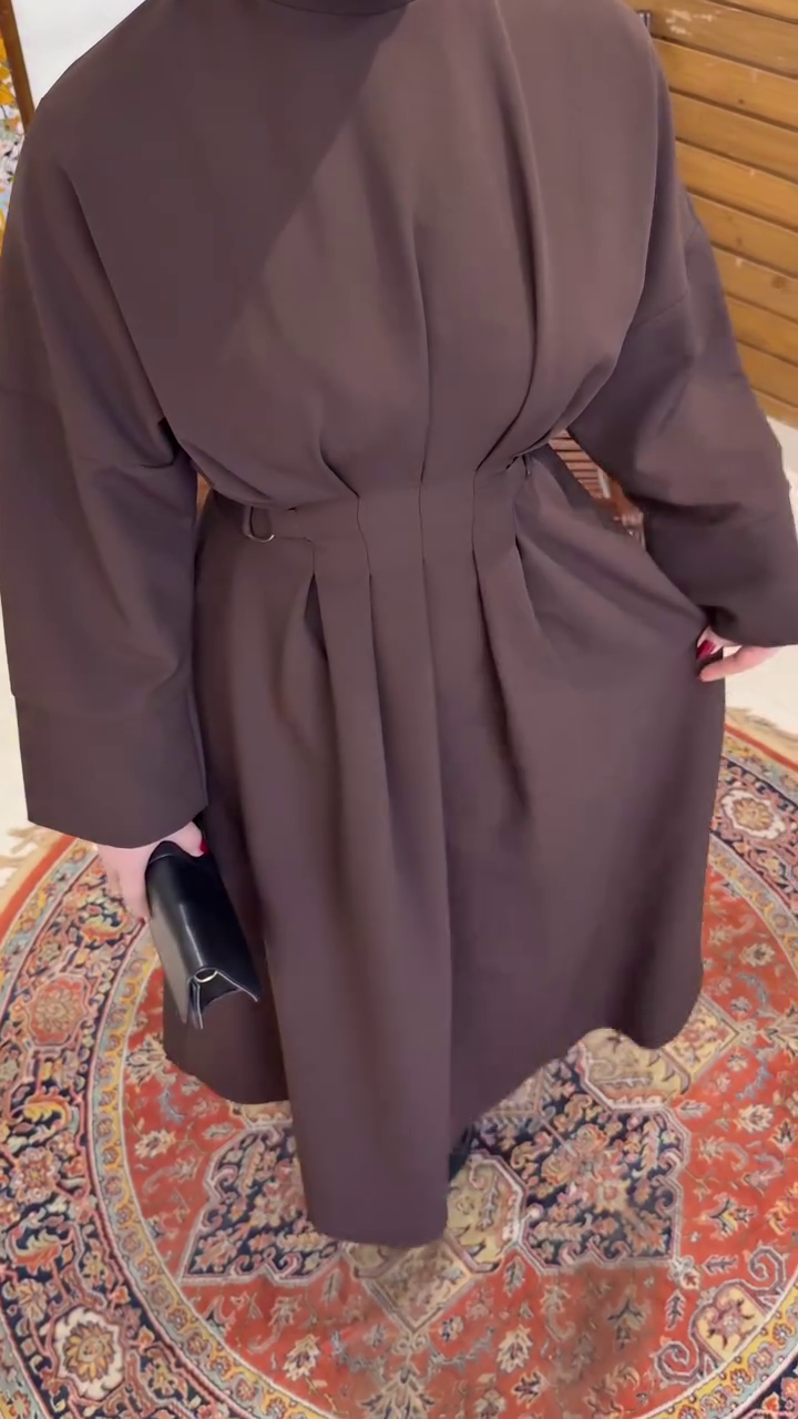 “Classic Cocoa Pleated Dress 🤎🖤 | Timeless Modest Elegance”