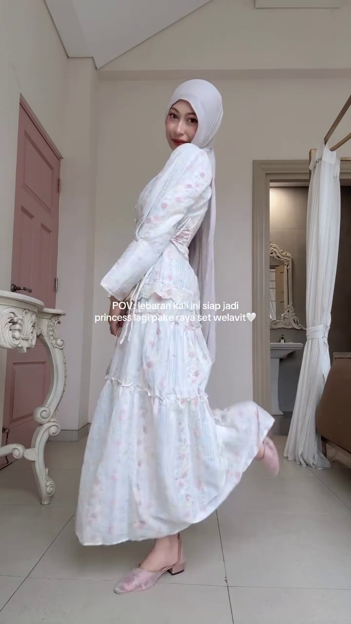 “Ivory Blossom Princess Set 🌷 | Elegant Floral Modest Dress Ensemble”
